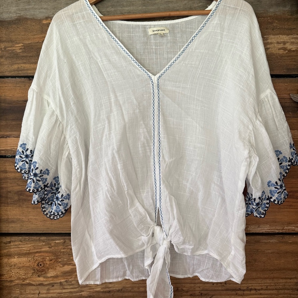 Max studios nwot ladies top